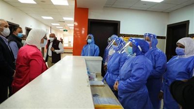 بالصور | لإشادة المرضى بالخدمات الطبية.. صرف مكافأة شهر للعاملين بـ 