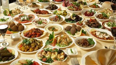 نصائح لتناول الطعام بطريقة صحيحة في رمضان | إنفوجراف