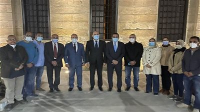 بالصور | أعمال ترميم قبة قنصوة الأثرية بمسار محور الفردوس الحر 