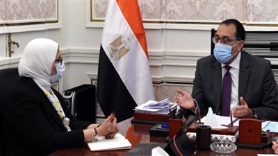 بالصور | مدبولي: تكليفات من الرئيس بالتوسع في إعطاء لقاحات كورونا (تفاصيل)