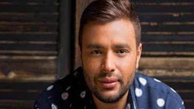 رامي صبري يهاجم أحمد الفيشاوي: