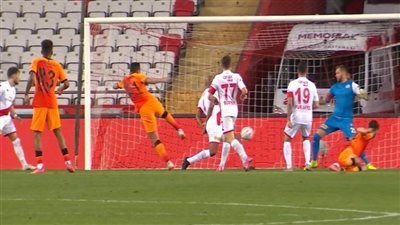 مصطفى محمد يُسجل ويقود جالاتا سراي للفوز على أنطاليا سبور بالدوري التركي