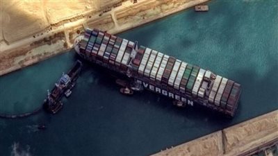 رويترز: مصر تسمح بمغادرة 3 من طاقم سفية 