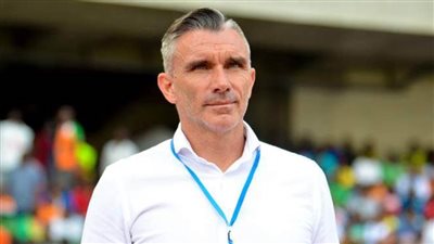 كارتيرون يطالب لاعبيه بغلق ملف القمة