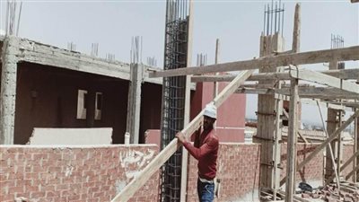 بالصور | إزالة مخالفتي بناء خلال عيد الفطر بمدينتي العبور وسوهاج الجديدة