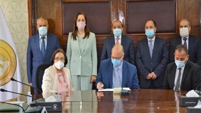 بالصور | لخدمة 18 حيًا بالقاهرة.. 4 وزراء يشهدون توقيع عقود المنظومة الجديدة للمخلفات 