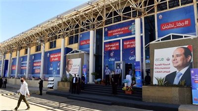 بالصور | مدبولي يتفقد مركز لقاحات كورونا الرئيسي بمدينة نصر.. وأجنبية تهتف: 