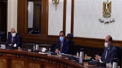 بالصور | مدبولي يستعرض مخططات تطوير عدد من المحاور المرورية بالقاهرة الكبرى