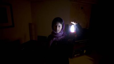 إيران تبدأ جدولة انقطاعات في التيار الكهربائي مع زيادة الاستهلاك 