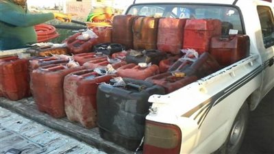 سقوط متعهد بترول وآخرين استولوا على 11.5 طن سولار