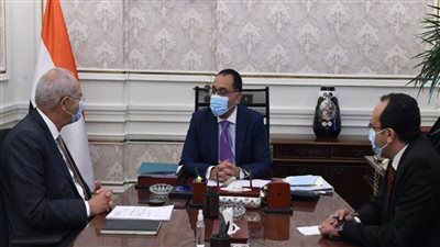 بالصور | مدبولي يتابع مشروعات الهيئة العامة للمنطقة الاقتصادية لقناة السويس