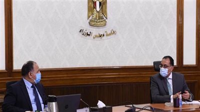 بالصور | رئيس الوزراء يتابع مع وزير المالية ملفات عمل الوزارة