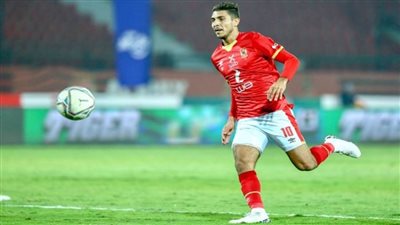 محمد شريف يحرز الهدف الأول للأهلي في مرمى نهضة بركان بالسوبر الإفريقي