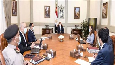 السيسي يطلع على خطة الدولة الاستراتيجية في مجال محطات تحلية مياه البحر