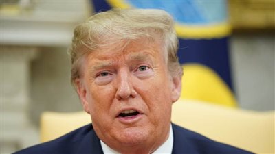 «فيسبوك» يقرر حظر حساب ترامب لمدة أسبوعين