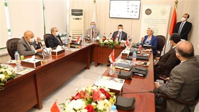 بالصور | وزيرة البيئة تشارك فى افتتاح أول وحدة للتحول الأخضر بجامعة عين شمس