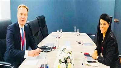 بالصور | المشاط تلتقي رئيس المنتدى الاقتصادي العالمي لبحث مجالات التعاون المشتركة