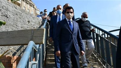 بالصور | أشرف صبحي يتفقد أعمال التطوير الشاملة بنادي الصحفيين