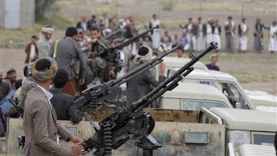 صاروخ حوثي يتسبب في مقتل 17 يمني ووفد عماني  لإجراء محادثات مع المتمردين