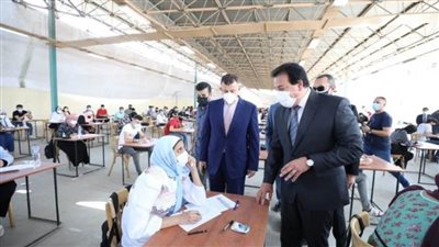 بالصور.. د. خالد عبد الغفار وزير التعليم العالي يتفقد لجان الامتحانات بجامعة عين شمس