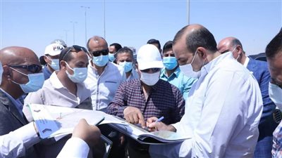 مواطن يتبرع بقطعة أرض لانشاء محطة السادات بمشروع القطار الكهربائى.. ووزير النقل: مثالا يحتذى به