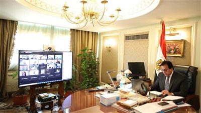 د. خالد عبدالغفار يشارك في فعاليات مؤتمر الجامعات العربية ودورها في مواجهة تحديات جائحة كورونا