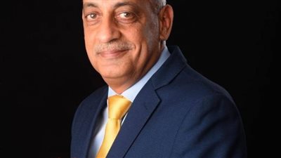 د. شريف رفعت رئيس قسم الأمراض الصدرية بجامعة الفيوم يضع روشتة صحية للوقاية من 