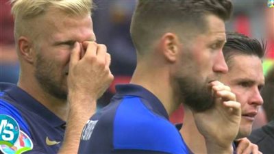 بعد سقوط إريكسن على أرضية الملعب .. الاتحاد الأوروبي لكرة القدم يعليق المباراة  بشكل رسمي 