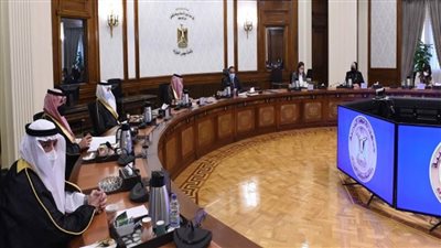 بالصور | رئيس الوزراء يلتقي وزير التجارة والصناعة السعودي والوفد المرافق له