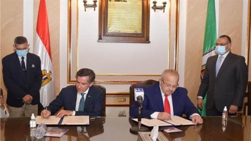 رئيس جامعة القاهرة