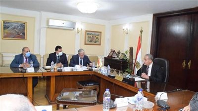 بالصور | وزير التموين يصدر قرارًا لحل مشكلة توريد محصول البنجر