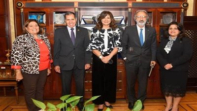 بالصور | وزيرة الهجرة تستقبل وفدًا من لجنة الصحة بمجلس الشيوخ 