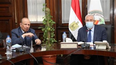 بالصور | وزير الزراعة يلتقي رئيس شركة امات الدواجن السعودية 