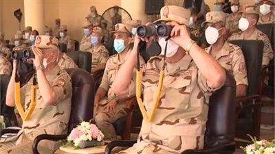 بالذخيرة الحية..وزير الدفاع يشهد المرحلة الرئيسية للمناورة «رعد 5» 