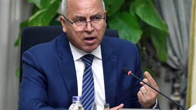 وزير النقل يقيل 3 قيادات بالسكة الحديد ..لهذه الأسباب 