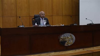 بالصور | وزير النقل: عدم السماح بدخول أي راكب محطات القطار بدون تذكرة