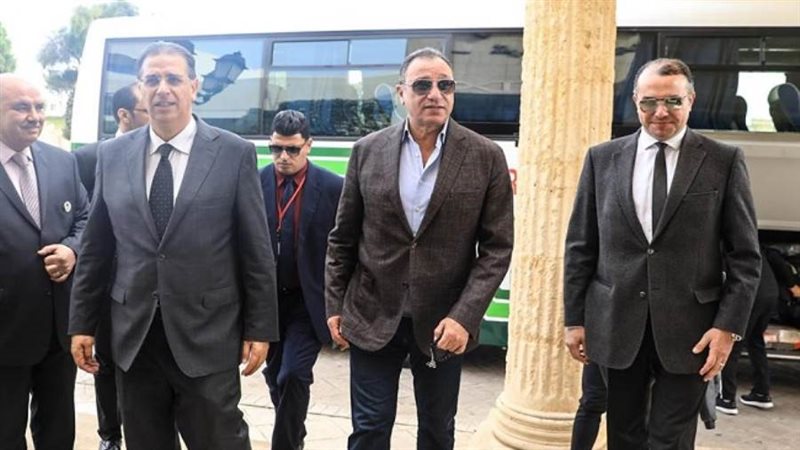 الخطيب مع مسؤولي