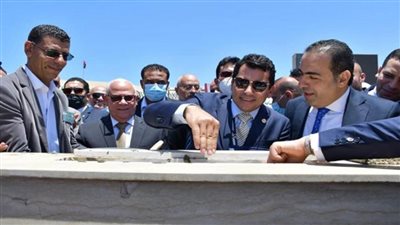 بالصور | وزير الرياضة ومحافظ بورسعيد يضعان حجر أساس استاد النادي المصري