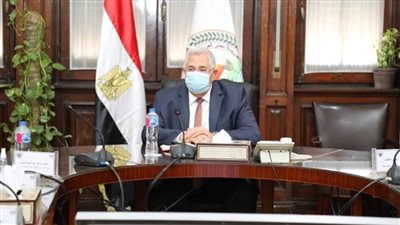 بالصور | وزير الزراعة يطلق منظومة كارت الفلاح في الإسكندرية والسويس والنوبارية