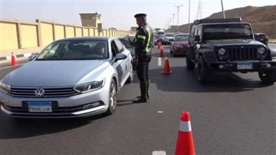 سحب 4145 رخصة سيارة لعدم تركيب الملصق الإلكتروني