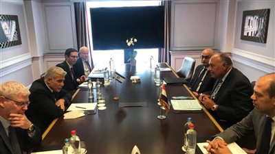 وزير الخارجية يلتقي نظيره الإسرائيلي في بروكسل