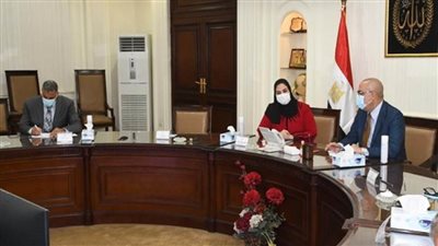 بالصور | وزيرا الإسكان والتضامن يبحثان تشغيل الحضانات والمنشآت الاجتماعية بالمدن الجديدة