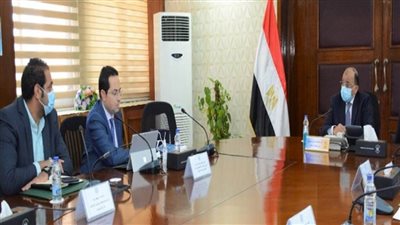 بالصور | وزير التنمية المحلية يبحث دراسة تقديم خدمات جمع ونقل المخلفات ببورسعيد