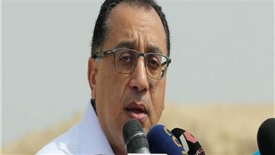 رئيس الوزراء يتابع أعمال تطوير الساحة المحيطة بمسجد عمرو بن العاص