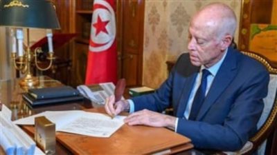 عاجل.. رئيس الجمهورية التونسية: إعفاء وزراء الدفاع والداخلية والعدل من مناصبهم 