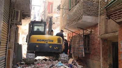 بالصور | محافظ الجيزة يوجه بتوفير الرعاية الصحية للناجية من عقار الوراق المنهار