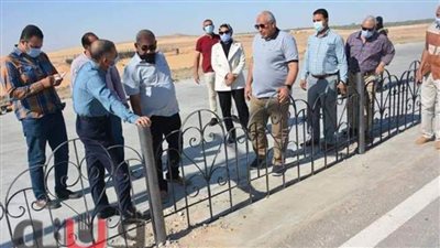 محافظ الوادي الجديد يتابع أعمال إنشاء الممشى السياحي بالخارجة