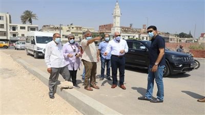 بالصور | محافظ الجيزة يتفقد أعمال رصف شارع الأربعين