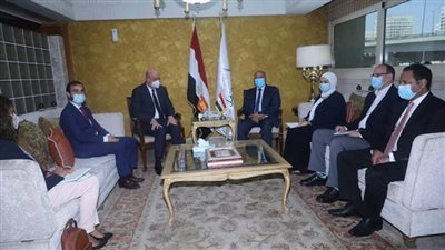 بالصور | وزير النقل يستقبل السفير الإسباني بالقاهرة لبحث تدعيم التعاون 