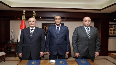 بالصور | الفريق أسامة ربيع يشهد توقيع اتفاقية المساهمين لتأسيس شركة مساهمة مصرية للصناعات الغذائية